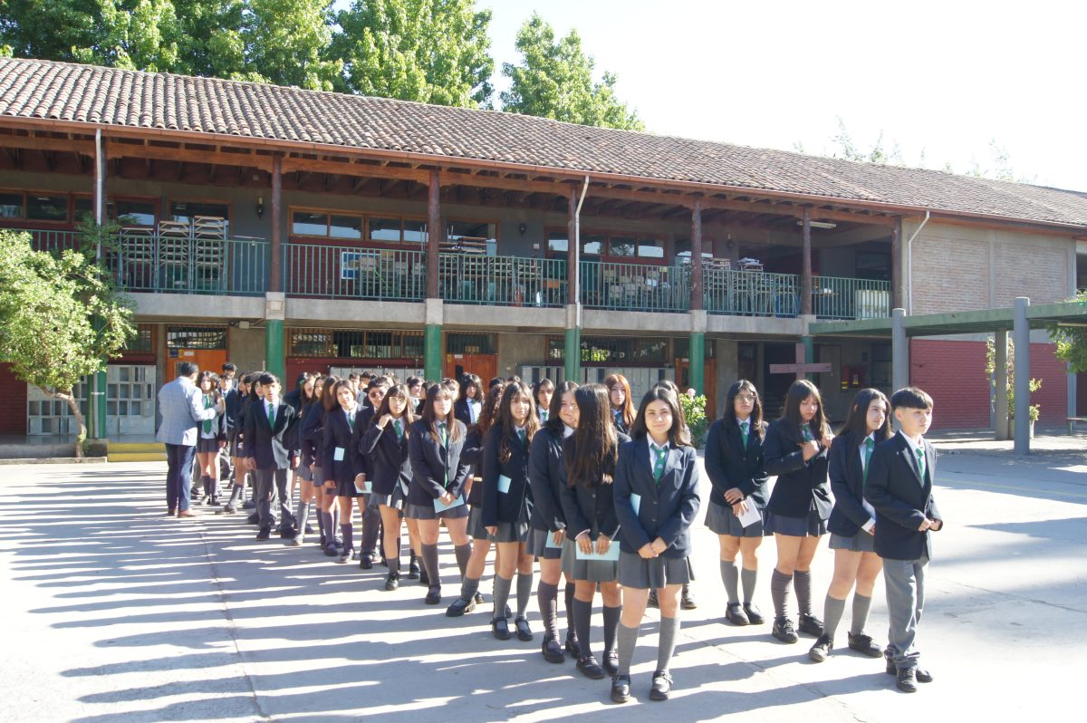 Ceremonia 8vos básicos.