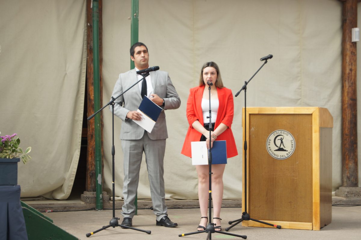 Ceremonia 8vos básicos.