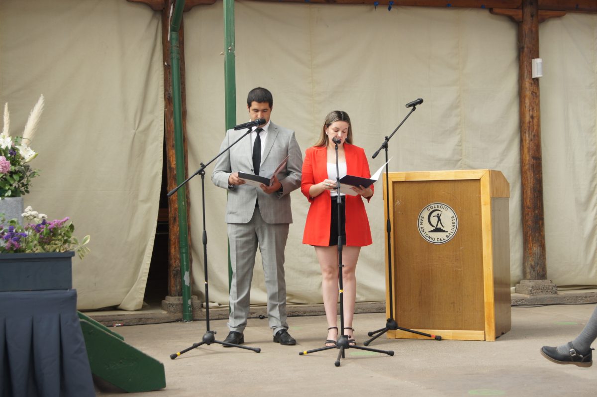 Ceremonia 8vos básicos.