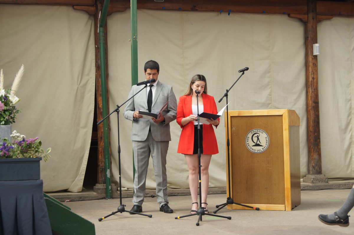 Ceremonia 8vos básicos.