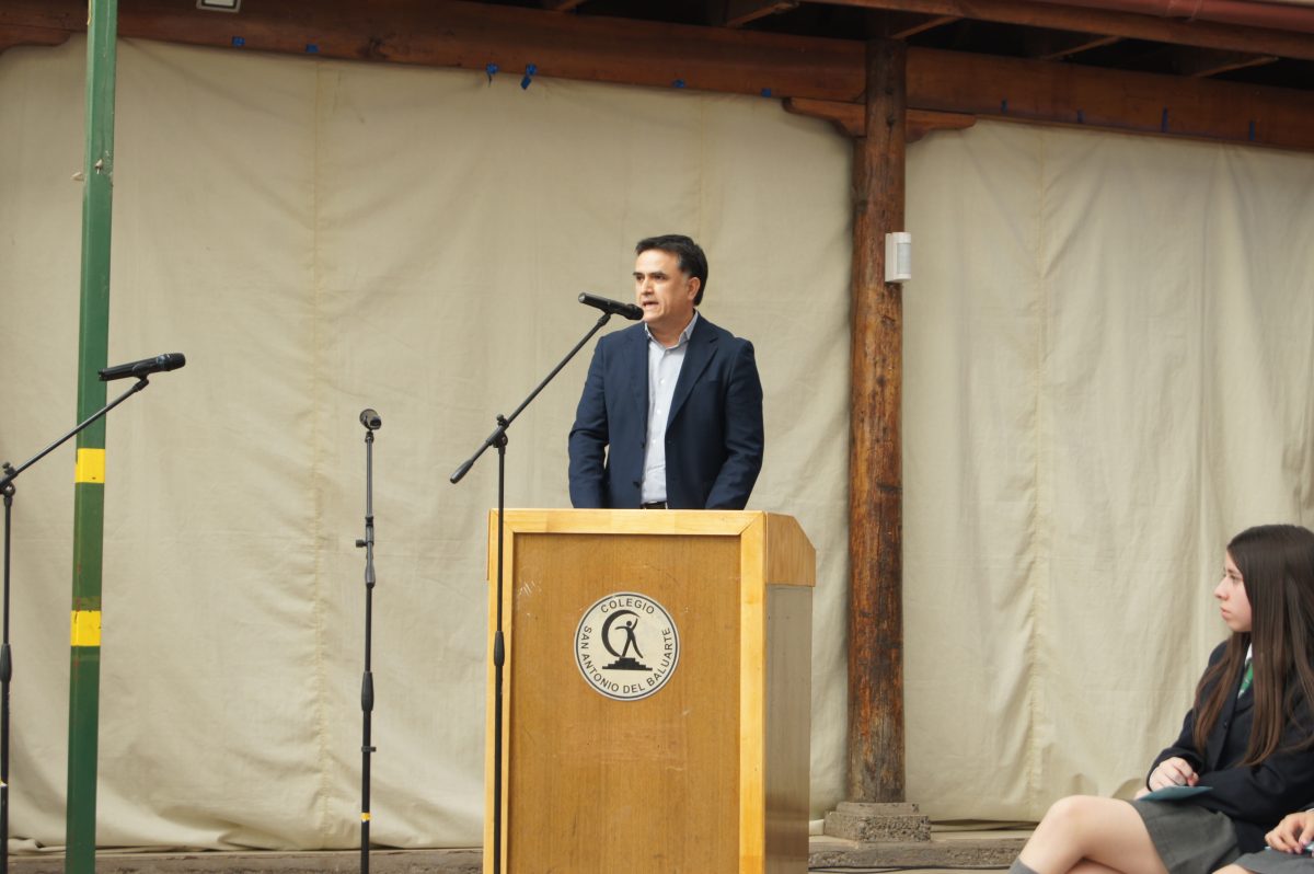 Ceremonia 8vos básicos.