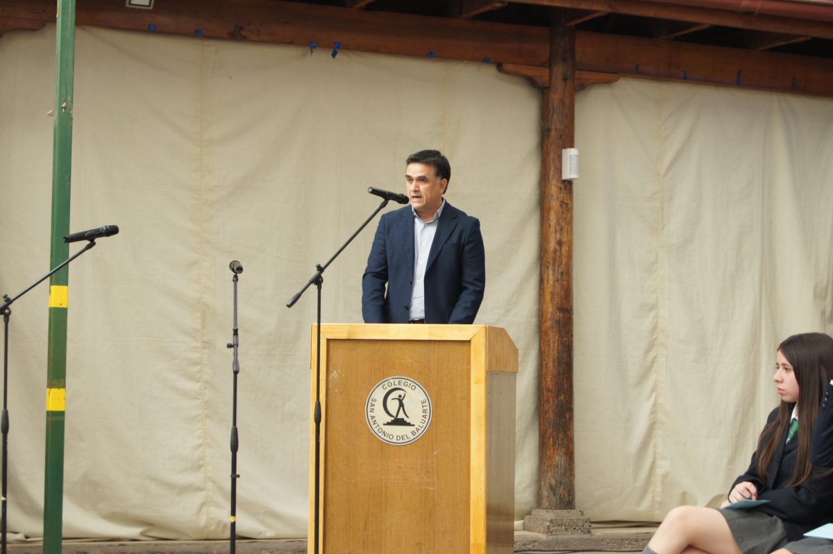 Ceremonia 8vos básicos.