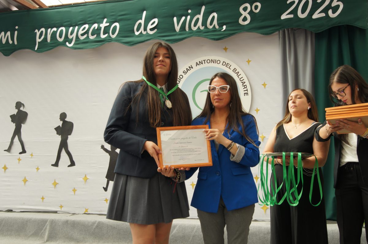 Ceremonia 8vos básicos.