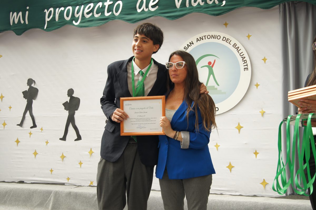 Ceremonia 8vos básicos.