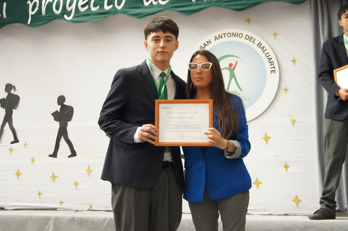 Ceremonia 8vos básicos.