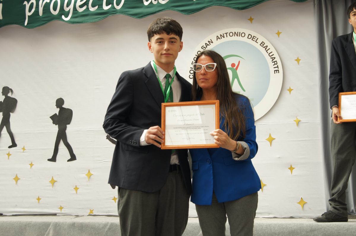 Ceremonia 8vos básicos.