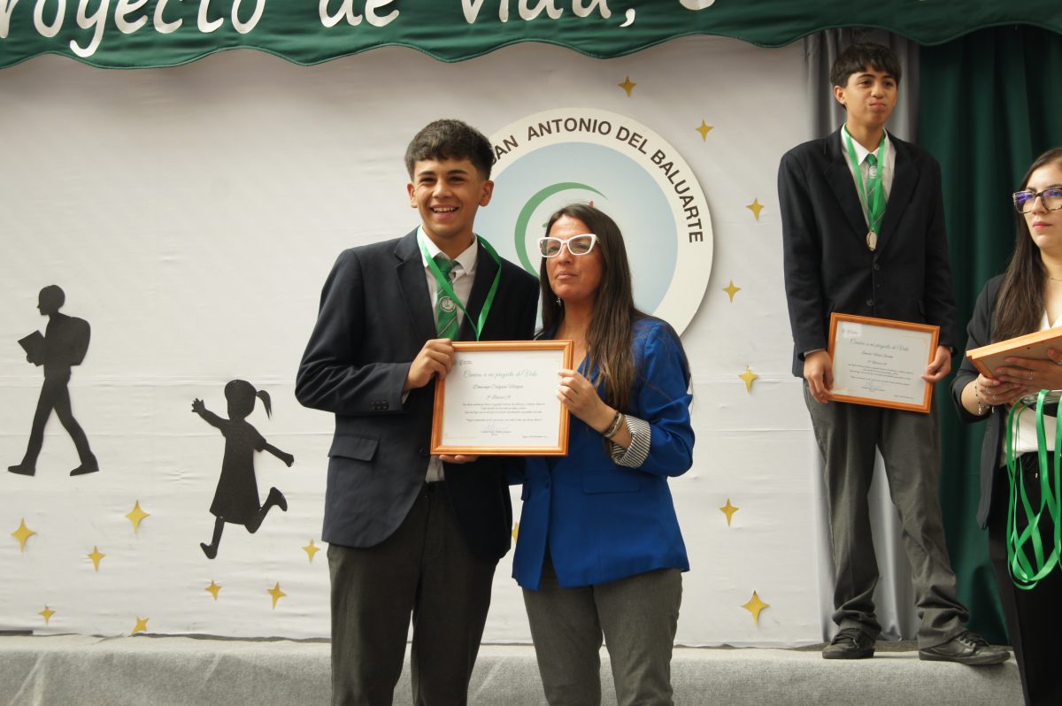 Ceremonia 8vos básicos.