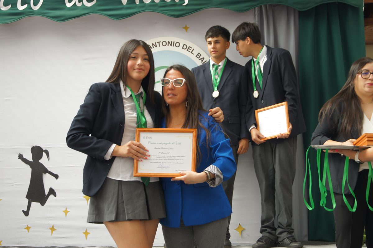 Ceremonia 8vos básicos.