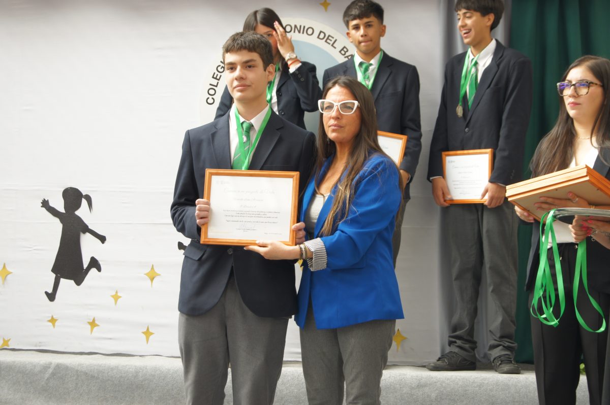 Ceremonia 8vos básicos.