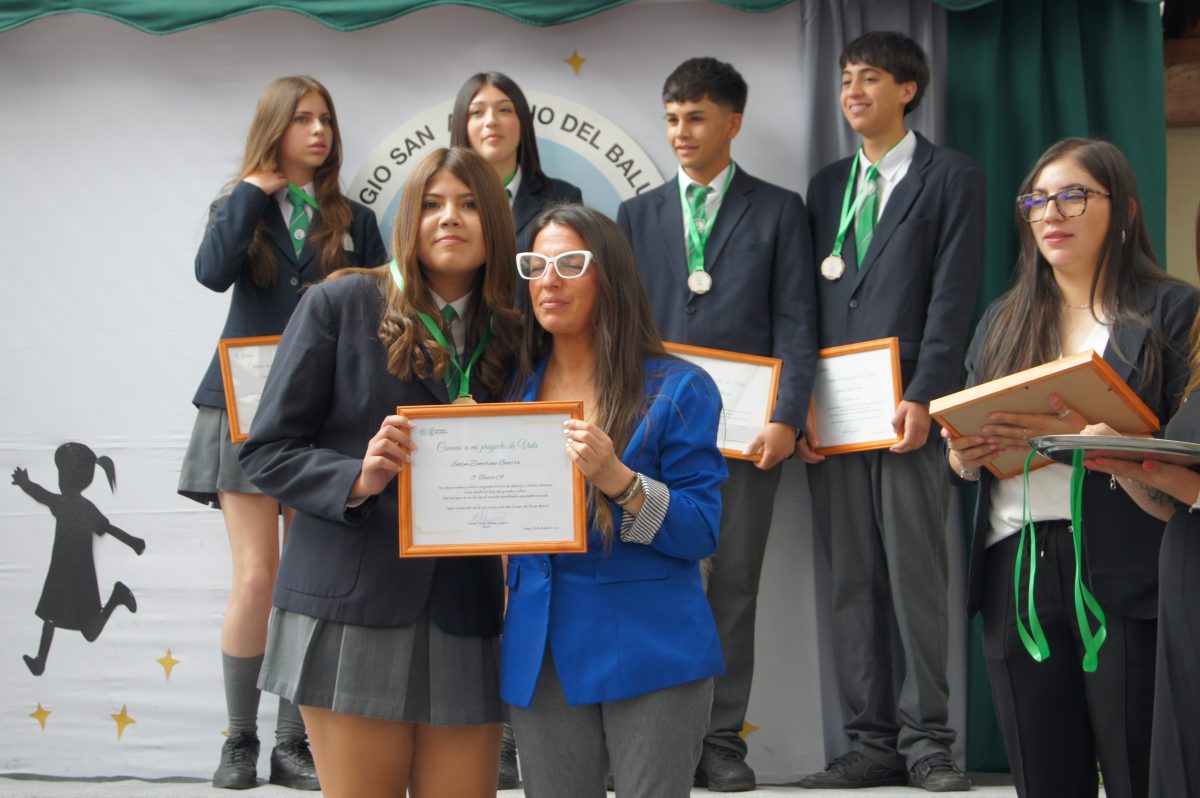 Ceremonia 8vos básicos.