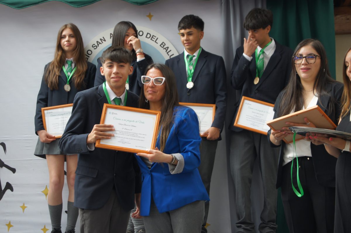 Ceremonia 8vos básicos.