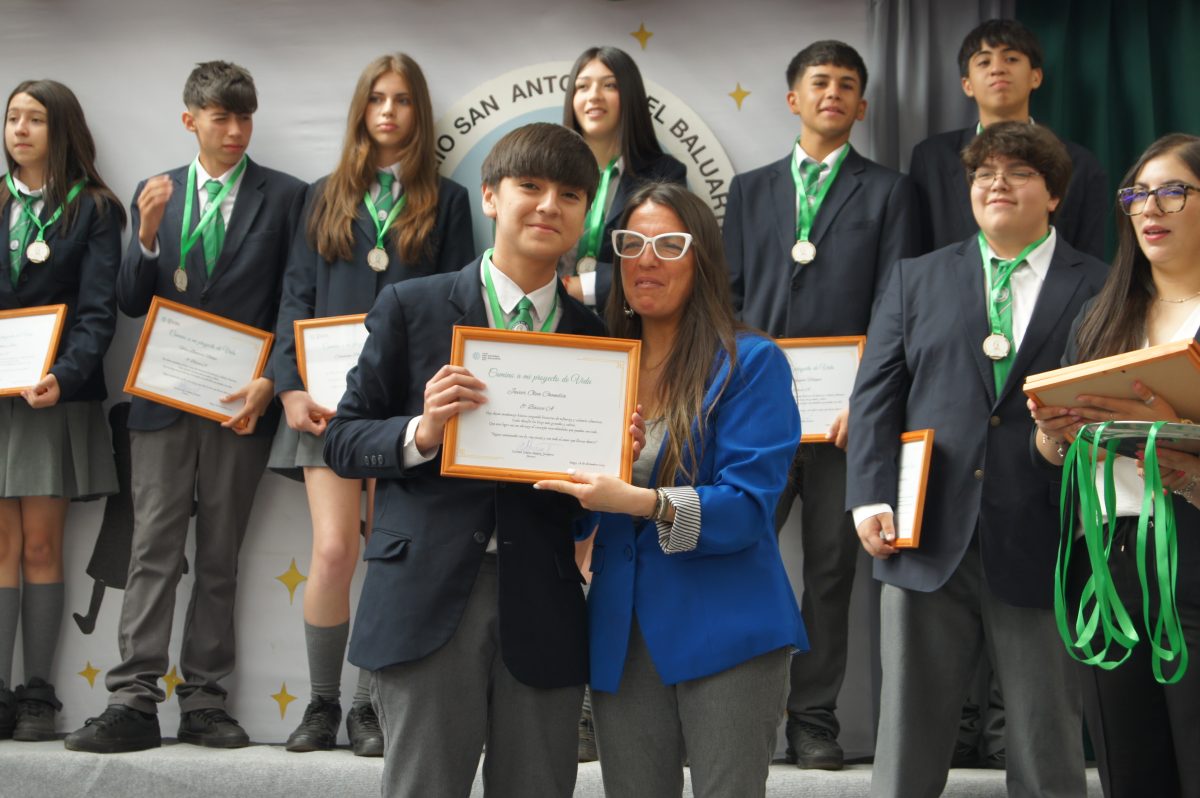 Ceremonia 8vos básicos.