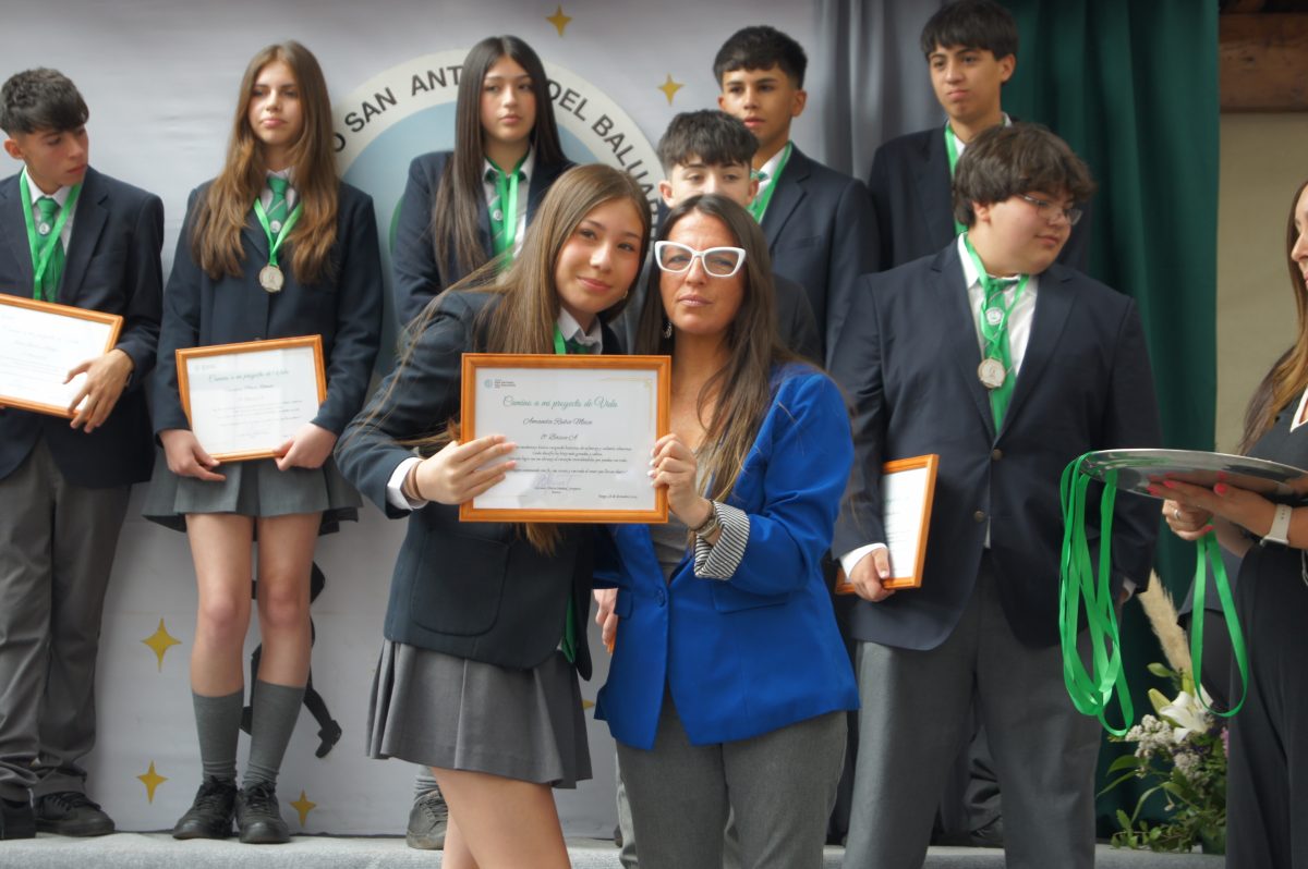 Ceremonia 8vos básicos.