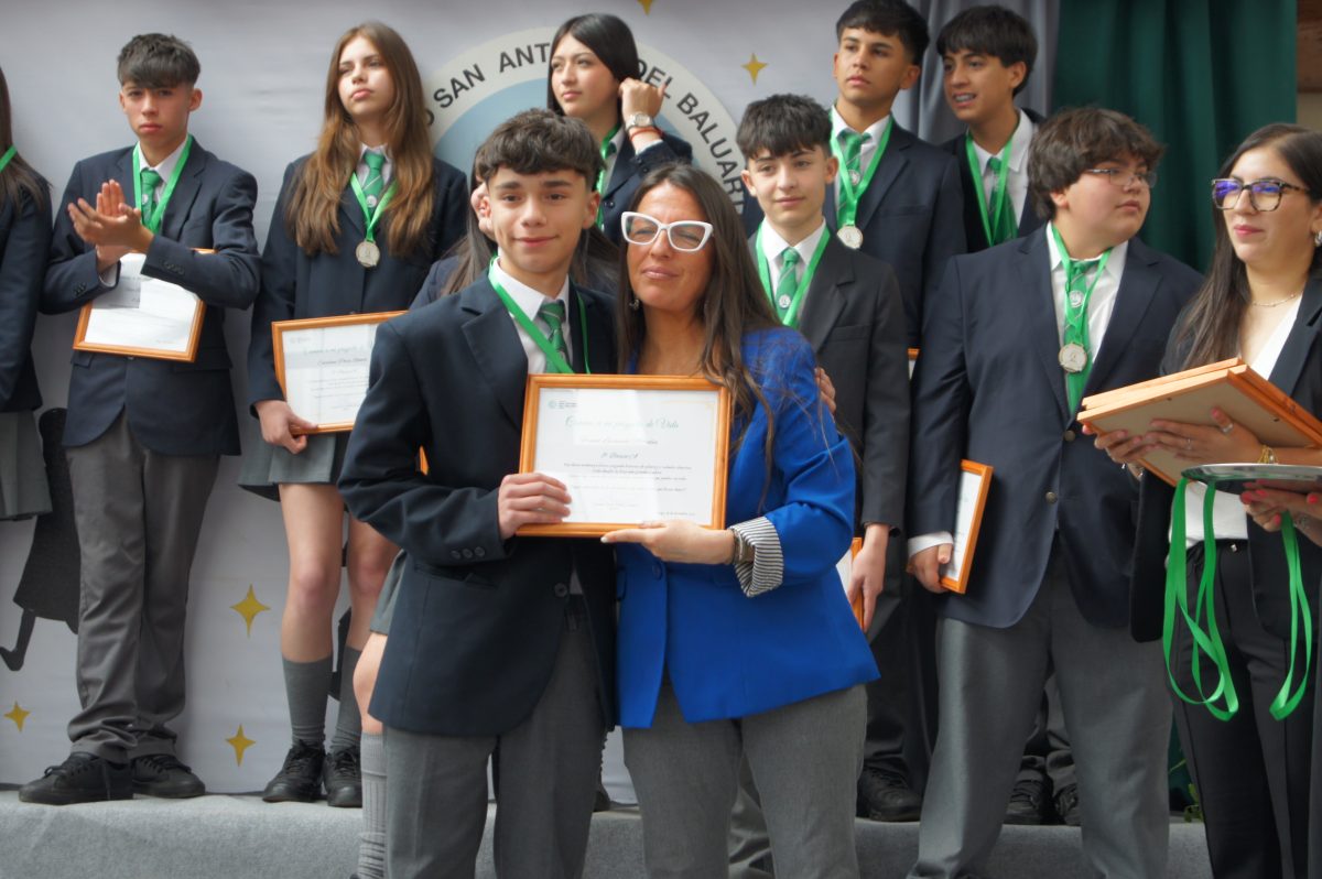 Ceremonia 8vos básicos.