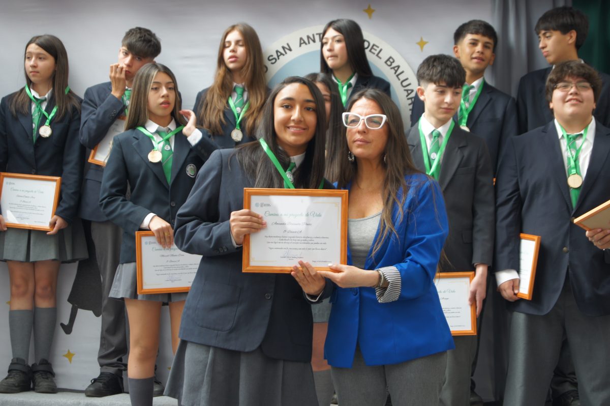 Ceremonia 8vos básicos.