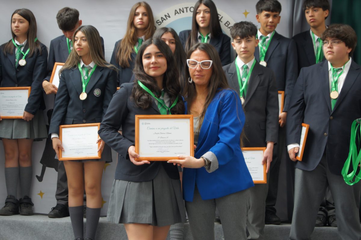 Ceremonia 8vos básicos.