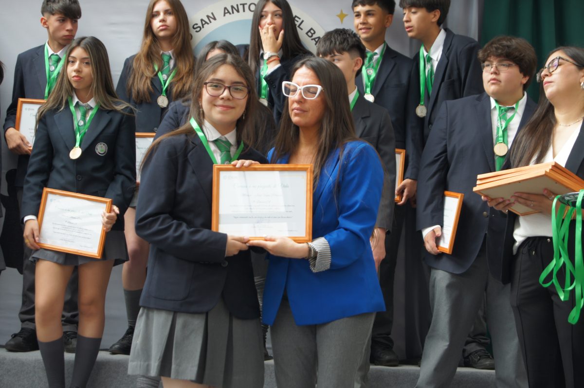 Ceremonia 8vos básicos.