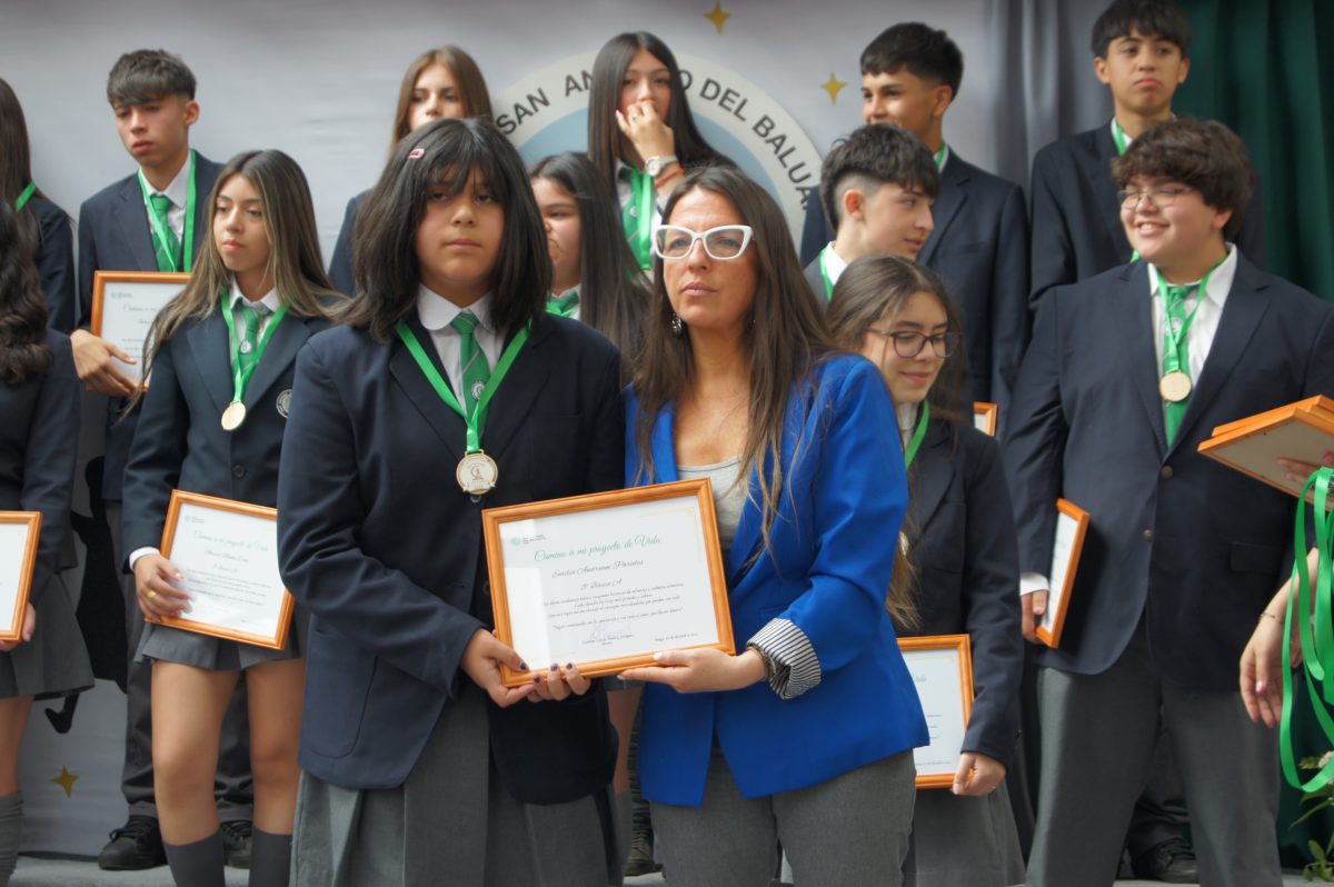 Ceremonia 8vos básicos.