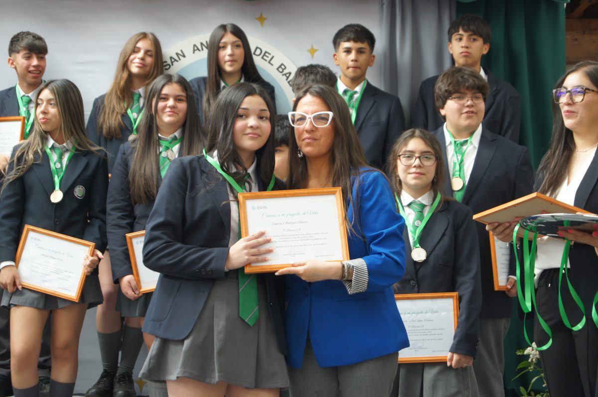 Ceremonia 8vos básicos.