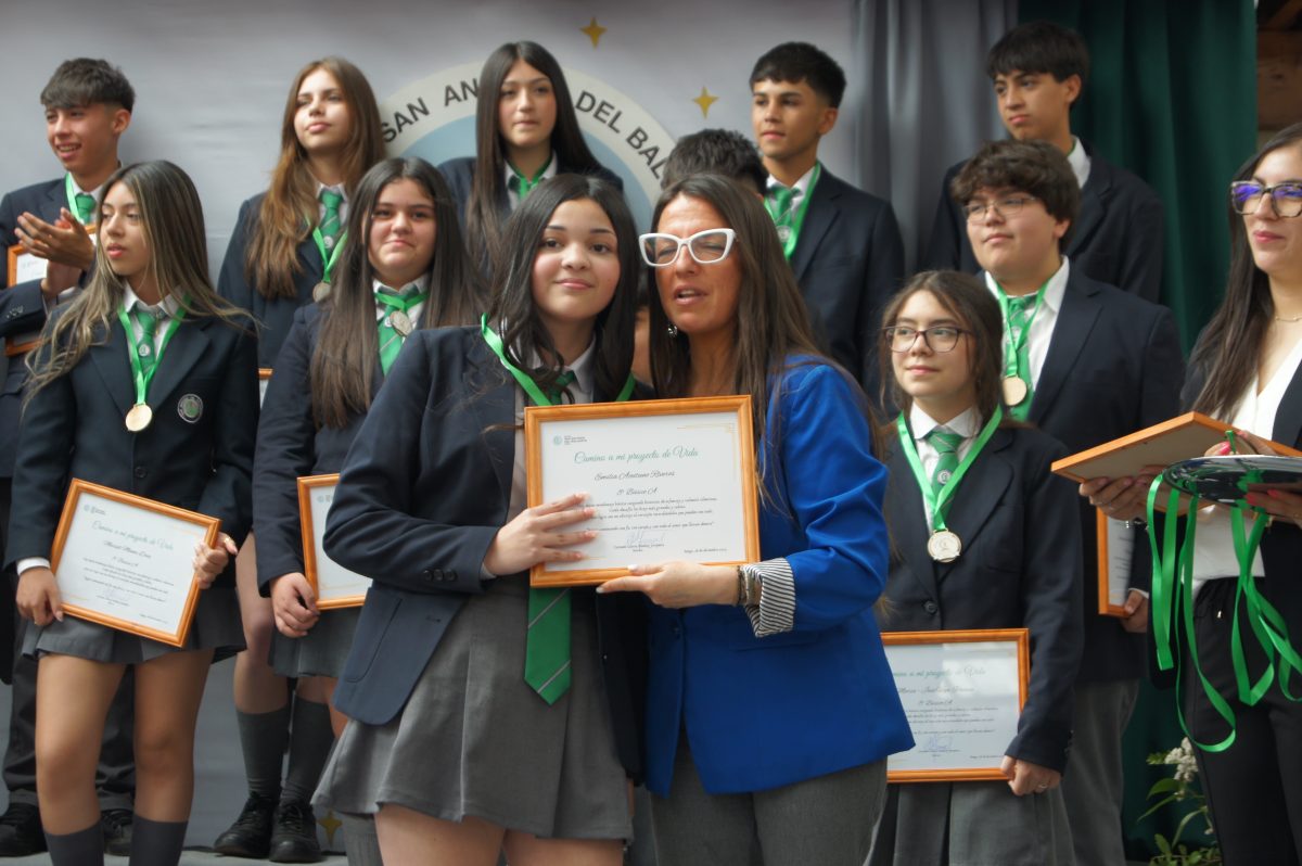 Ceremonia 8vos básicos.