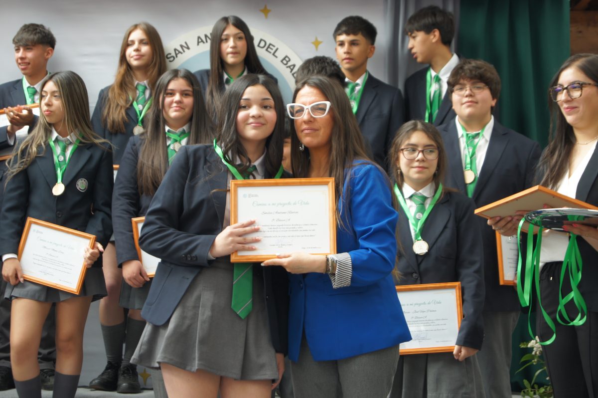 Ceremonia 8vos básicos.