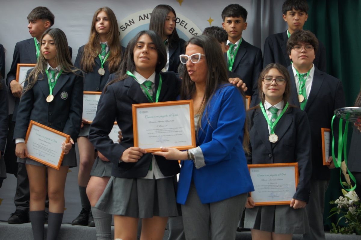 Ceremonia 8vos básicos.