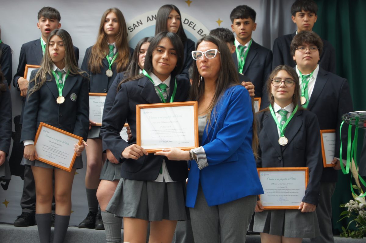 Ceremonia 8vos básicos.