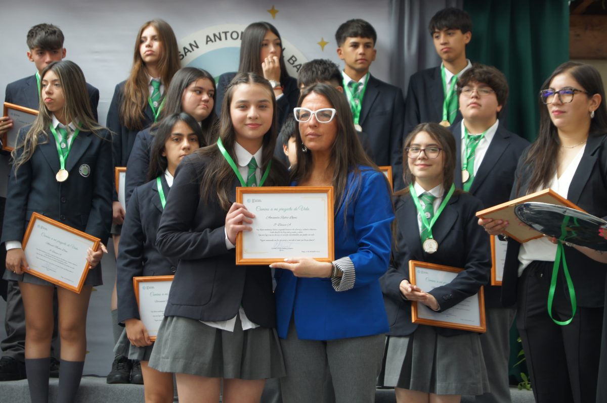 Ceremonia 8vos básicos.