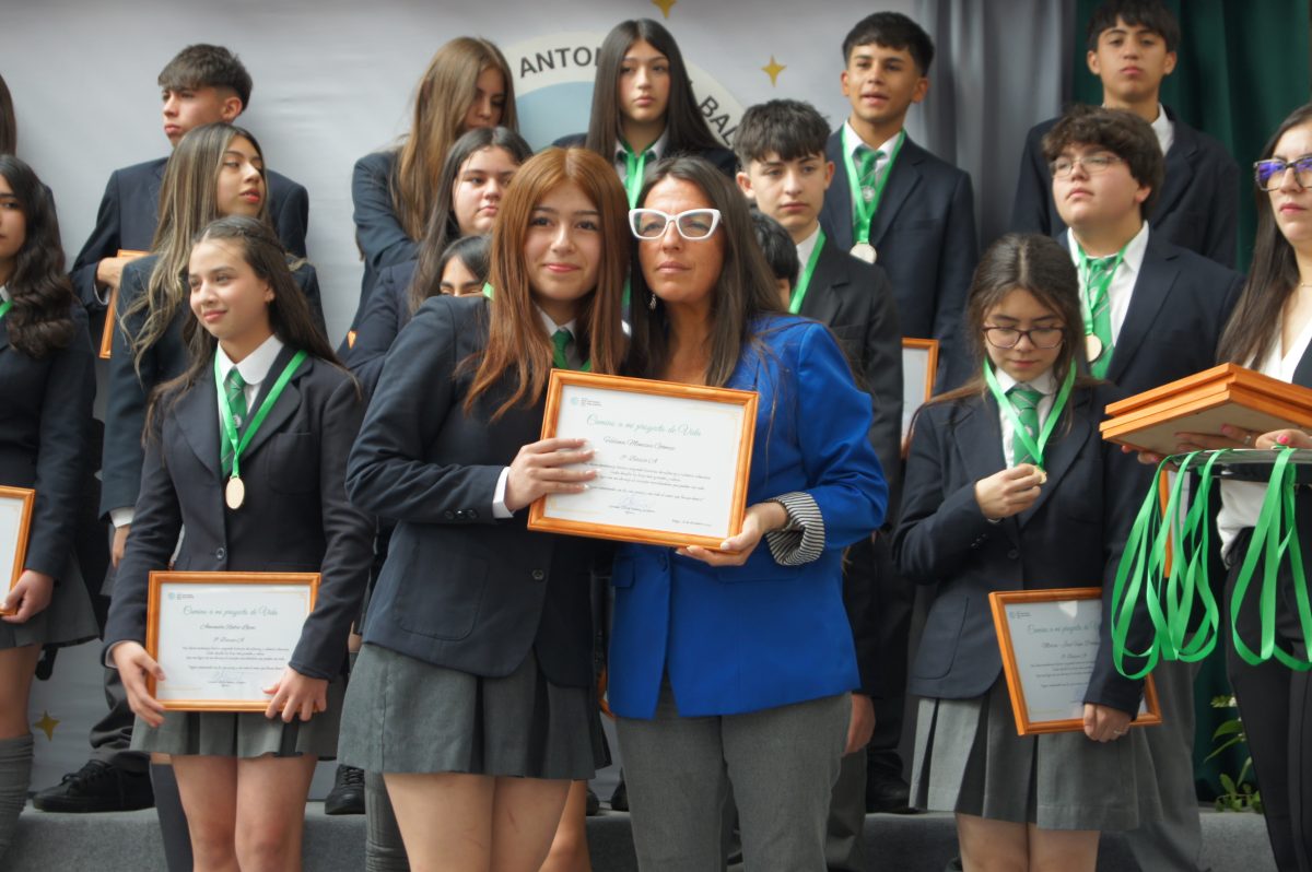 Ceremonia 8vos básicos.