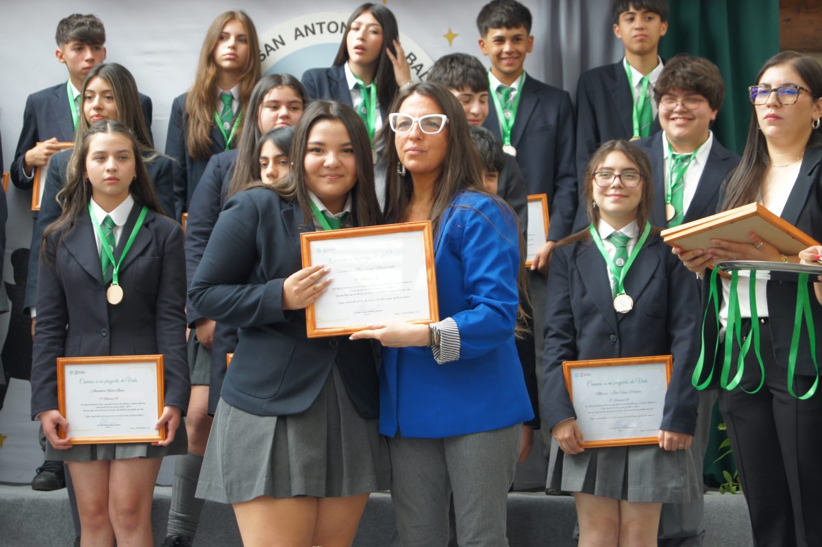 Ceremonia 8vos básicos.