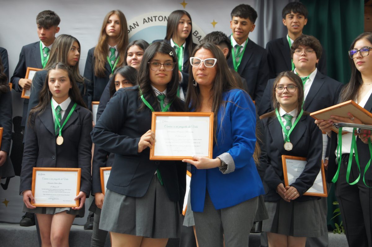 Ceremonia 8vos básicos.