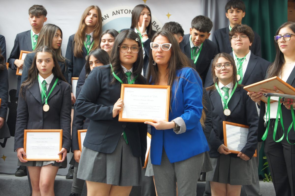 Ceremonia 8vos básicos.