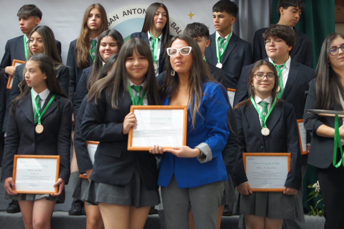 Ceremonia 8vos básicos.