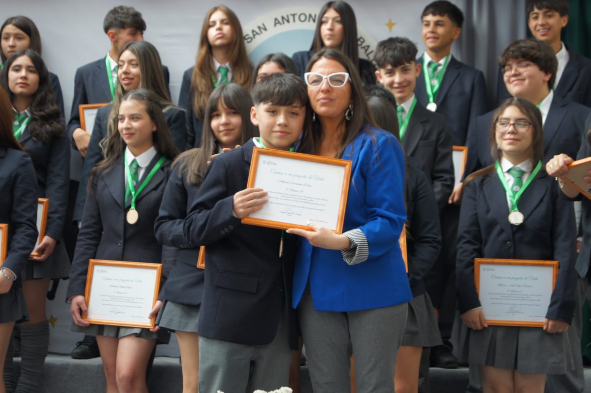 Ceremonia 8vos básicos.