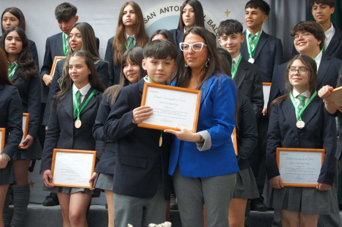 Ceremonia 8vos básicos.