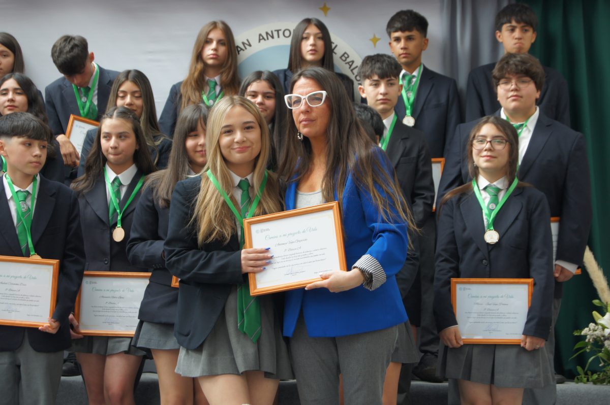 Ceremonia 8vos básicos.