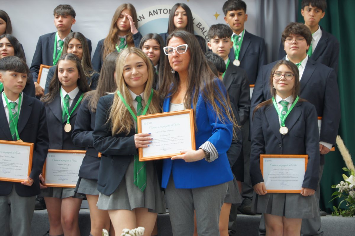 Ceremonia 8vos básicos.