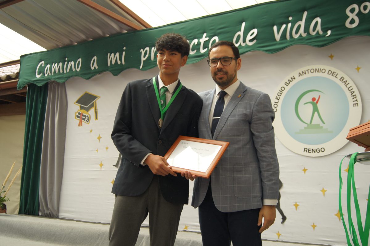 Ceremonia 8vos básicos.