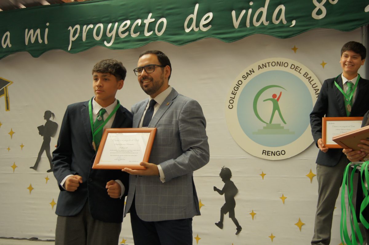 Ceremonia 8vos básicos.