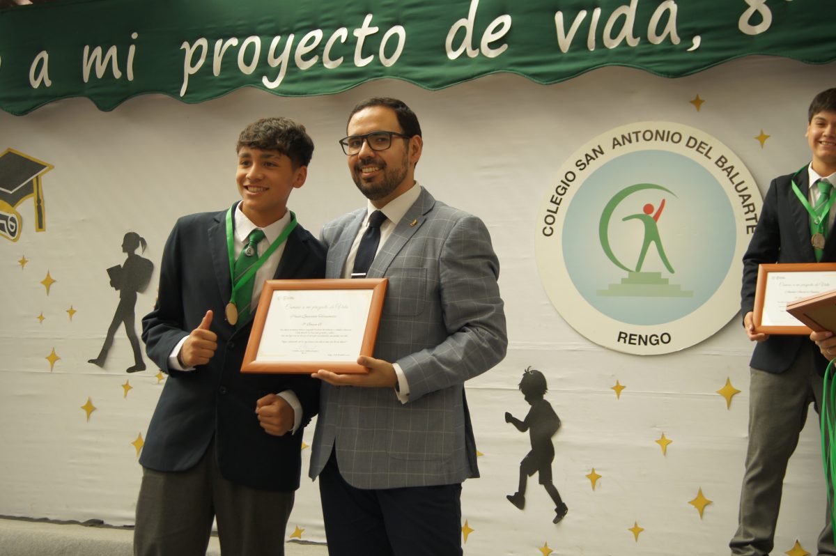 Ceremonia 8vos básicos.