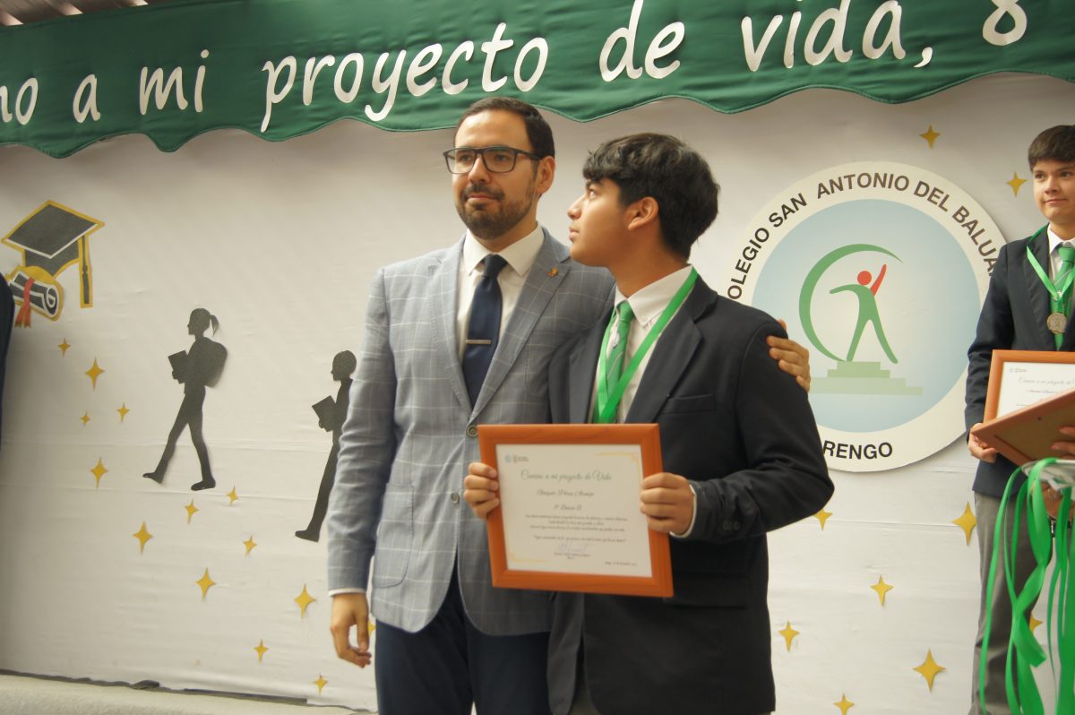 Ceremonia 8vos básicos.