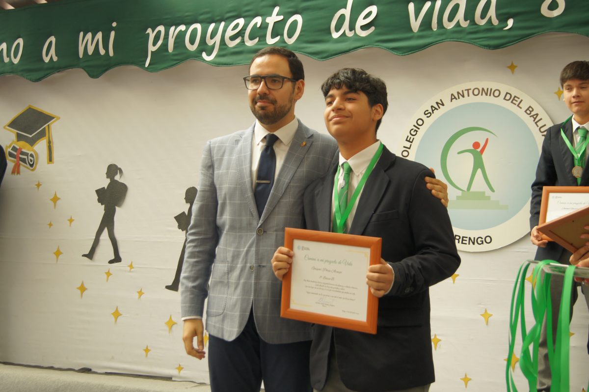 Ceremonia 8vos básicos.