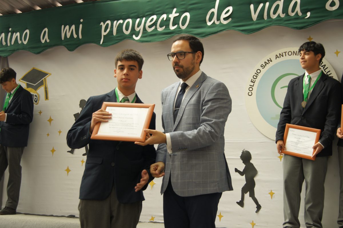 Ceremonia 8vos básicos.