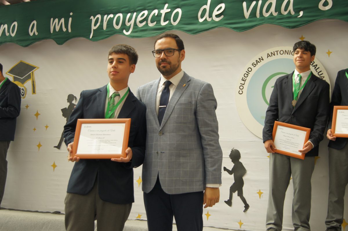 Ceremonia 8vos básicos.