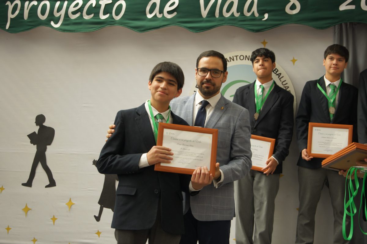 Ceremonia 8vos básicos.