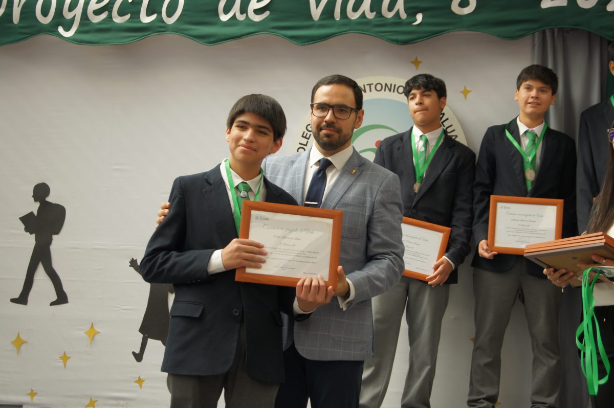 Ceremonia 8vos básicos.