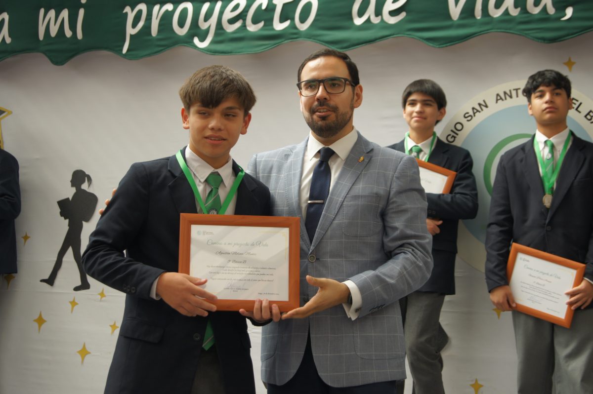 Ceremonia 8vos básicos.