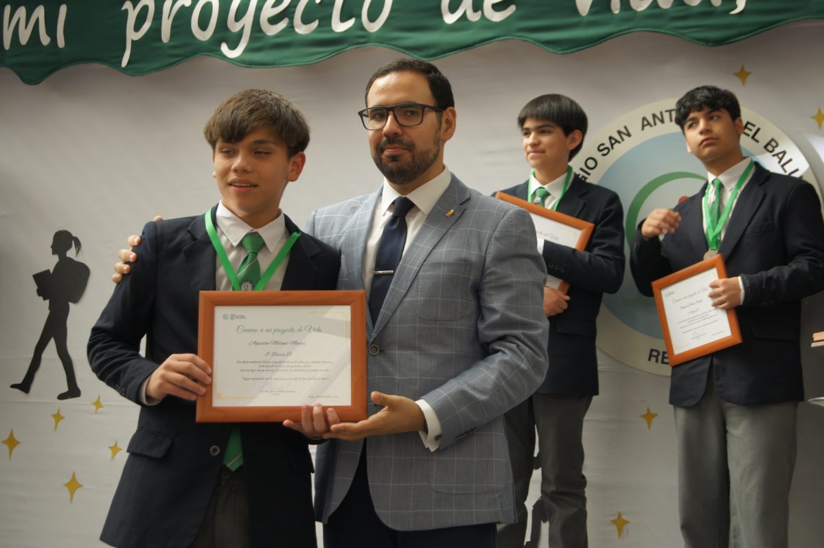 Ceremonia 8vos básicos.