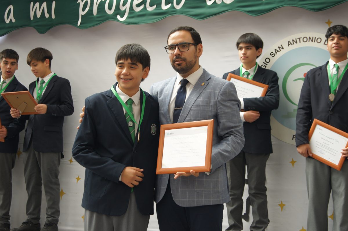 Ceremonia 8vos básicos.