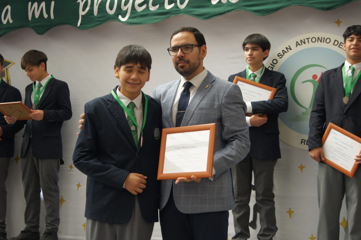 Ceremonia 8vos básicos.